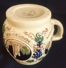 Lade das Bild in den Galerie-Viewer, BOWLE~ GETRÄNKEKRUG - Keramik / Steingut, Burgen Schloß Schlösser Ruinen Weintrauben Abstrakt Aufschrift Motiv Dekor