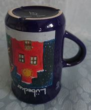 Lade das Bild in den Galerie-Viewer, GLÜHWEINTASSE - Keramik / Steingut, Lübecker Weihnachtsmarkt 2013 Aufschrift Kind Lisa Gemaltes Bild