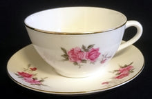 Lade das Bild in den Galerie-Viewer, 2er Set TEETASSEN - Porzellan, Goldrand Flora Rosenblumen Blüten Motiv Dekor