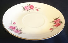 Lade das Bild in den Galerie-Viewer, 2er Set UNTERTASSEN - Porzellan, Goldrand Flora Rosenblumen Blüten Motiv Dekor