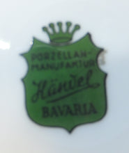 Lade das Bild in den Galerie-Viewer, DESSERTTELLER - Porzellan, Goldrand Flora Blumenblüten Pflanzen Motiv Dekor