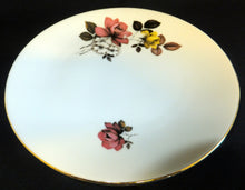 Lade das Bild in den Galerie-Viewer, DESSERTTELLER - Porzellan, Goldrand Flora Rosenblumen Blüten Gesteck Motiv Dekor