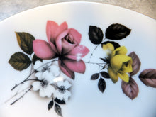 Lade das Bild in den Galerie-Viewer, DESSERTTELLER - Porzellan, Goldrand Flora Rosenblumen Blüten Gesteck Motiv Dekor