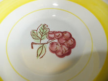 Lade das Bild in den Galerie-Viewer, 2er Set SALAT~ BEILAGENSCHALEN - Porzellan, Obst Himbeeren Weintrauben Breiter Dekorrand Motiv