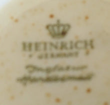 Lade das Bild in den Galerie-Viewer, 2er KAFFEEGEDECK "Onda Sahara" - Porzellan, Zweifärbiges Gesprenkeltes Linien Dekor, Inglasur, Handbemalt