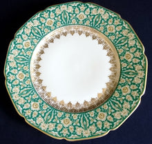 Lade das Bild in den Galerie-Viewer, 3er TEE SAMMELGEDECK - Porzellan, Flora Blumenblüten Pflanzen Abstrakt Zeichen Symbole Goldrand Motiv Dekor (nBC)