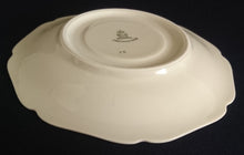 Lade das Bild in den Galerie-Viewer, 3er TEE SAMMELGEDECK - Porzellan, Flora Blumenblüten Pflanzen Abstrakt Zeichen Symbole Goldrand Motiv Dekor (nBC)