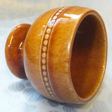 Lade das Bild in den Galerie-Viewer, EIERBECHER "Old" - Keramik / Steingut, Klassisch Nordisch Motiv Dekor (BC)