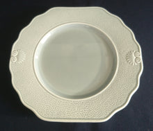 Lade das Bild in den Galerie-Viewer, DESSERTTELLER "Genevieve Lethu" - Keramik / Steingut, Rosa Gesprenkeltes Punkte Rand Linien Abstrakt Motiv Dekor