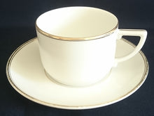 Lade das Bild in den Galerie-Viewer, 2er Set 2er KAFFEEGEDECKE - Porzellan, Goldrand Klassisch Linien Motiv Dekor