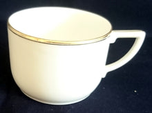 Lade das Bild in den Galerie-Viewer, 2er Set KAFFEETASSEN - Porzellan, Goldrand Klassisch Linien Motiv Dekor