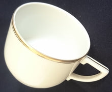 Lade das Bild in den Galerie-Viewer, 12 Teiliges KAFFEESERVICE - Porzellan, Goldrand Klassisch Linien Motiv Dekor