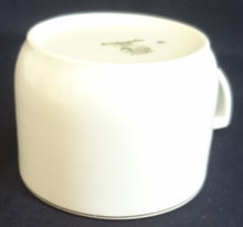 Lade das Bild in den Galerie-Viewer, 2er Set KAFFEETASSEN - Porzellan, Goldrand Klassisch Linien Motiv Dekor