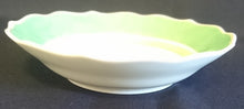 Lade das Bild in den Galerie-Viewer, SALATSCHALE "Medley (Summerdream - Green)" - Porzellan, Breiter Rand Linien Motiv Dekor