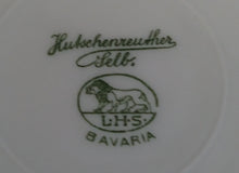 Lade das Bild in den Galerie-Viewer, UNTERTASSE - Porzellan, Goldrand Klassisch Linien Motiv Dekor (BC)