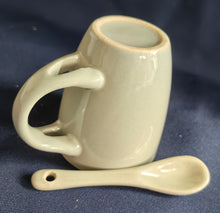 Lade das Bild in den Galerie-Viewer, 2er Set ESPRESSO~ KAFFEETASSE & LÖFFEL - Keramik / Steingut, Moderne Einfärbige Form Dekor (Grau)