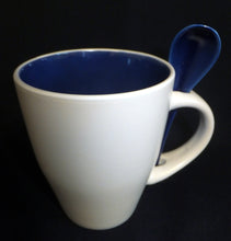 Lade das Bild in den Galerie-Viewer, 2er Set KAFFEETASSEN & LÖFFEL - Keramik / Steingut, Klassisch Modern Zweifärbiges Dekor