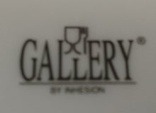 Lade das Bild in den Galerie-Viewer, 2er Set KAFFEETASSEN "Gallery" - Porzellan, Wald Baum Bäume Schneemann Zaun Holz Haus Futterkrippe Motiv Dekor (BC)