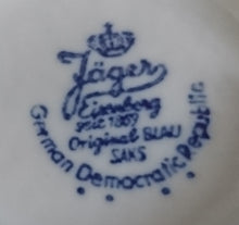 Lade das Bild in den Galerie-Viewer, SUPPENTASSE - Porzellan, Indisch Blau Strohblume Motiv Dekor (mBE)