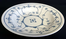 Lade das Bild in den Galerie-Viewer, 2er Set SUPPENTELLER - Porzellan, Indisch Blau Strohblumen Motiv Dekor