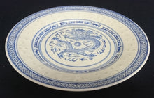 Lade das Bild in den Galerie-Viewer, DESSERTTELLER - Porzellan, Chinesisches Abstraktes Rand Linien Drachen Punkte Relief Motiv Dekor