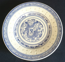 Lade das Bild in den Galerie-Viewer, SUPPENTASSEN UNTERTELLER - Porzellan, Chinesisches Abstraktes Rand Linien Drachen Punkte Relief Motiv Dekor