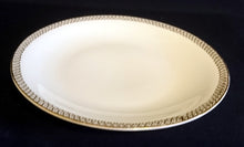 Lade das Bild in den Galerie-Viewer, 2er Set DESSERTTELLER - Porzellan, Goldrand Schleifen Kreise Punkte Motiv Dekor