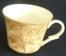 Lade das Bild in den Galerie-Viewer, 3er KAFFEEGEDECK - Porzellan, Goldrand Perlmut Abstrakt Batik Motiv Dekor