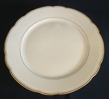 Lade das Bild in den Galerie-Viewer, BEILAGEN~ SERVIERTELLER - Keramik / Steingut, Doppelter Gold Relief Innen & Außen Linien Rand Motiv Dekor (BC)