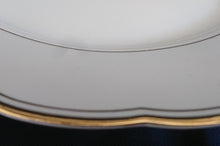 Lade das Bild in den Galerie-Viewer, BEILAGEN~ SERVIERTELLER - Keramik / Steingut, Doppelter Gold Relief Innen & Außen Linien Rand Motiv Dekor (BC)