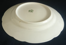 Lade das Bild in den Galerie-Viewer, 2er Set DESSERTTELLER - Porzellan, Goldrand Außen Innen Gewölbter Relief Außen Motiv Dekor