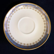 Lade das Bild in den Galerie-Viewer, UNTERTASSE - Porzellan, Goldrand Breiter Rand Abstrakte Zeichen Symbole Motiv Dekor