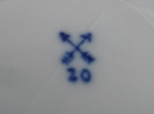 Lade das Bild in den Galerie-Viewer, 2er Set DESSERTTELLER - Porzellan, Indisch Blau Strohblumen Dekor