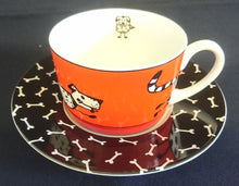 Lade das Bild in den Galerie-Viewer, 2er Set 2er KINDER~ TEEGEDECKE - Porzellan, Hunde Katzen Maus Comic Tatzen Knochen Spuren Abdrücke Motiv Dekor