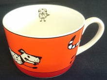 Lade das Bild in den Galerie-Viewer, 2er KINDER~ TEEGEDECK - Porzellan, Hunde Comic Pfoten Knochen Spuren Abdrücke Motiv Dekor