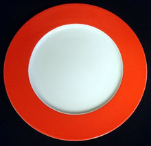 Lade das Bild in den Galerie-Viewer, 2er Set SPEISETELLER - Porzellan, Breiter Farbiger Rand Motiv Dekor (BC)