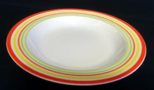 Lade das Bild in den Galerie-Viewer, SUPPENTELLER - Porzellan, Streifen Balken Linien Regenbogenfarben Motiv Dekor (BC)
