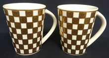 Lade das Bild in den Galerie-Viewer, KAFFEETASSE ~POTT - Porzellan, Goldrand Breite Streifen Vierecke Quadrate Schachbrett Motiv Dekor