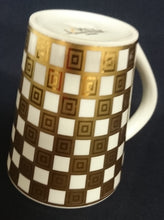 Lade das Bild in den Galerie-Viewer, KAFFEETASSE ~POTT - Porzellan, Goldrand Breite Streifen Vierecke Quadrate Schachbrett Motiv Dekor