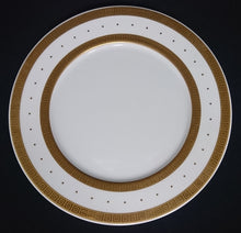 Lade das Bild in den Galerie-Viewer, 2er Set SPEISETELLER - Porzellan, Goldrand Breite Streifen Vierecke Quadrate Punkte Motiv Dekor