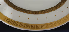 Lade das Bild in den Galerie-Viewer, SPEISETELLER - Porzellan, Goldrand Breite Streifen Vierecke Quadrate Punkte Motiv Dekor