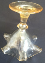 Lade das Bild in den Galerie-Viewer, EISBECHER - Hartglas, Linien Geriffelte Blütenform Relief Form Motiv Dekor