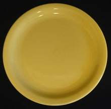 Lade das Bild in den Galerie-Viewer, 2er Set SPEISETELLER "Scandia" - Porzellan, Einfärbiges Modernes Motiv Dekor (Gelb)