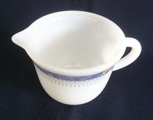 Lade das Bild in den Galerie-Viewer, MILCHKÄNNCHEN "USA Home Set" - Acrylglas, Abstrakt Wolken Schleier Batik Zeichen Symbol Motiv Dekor