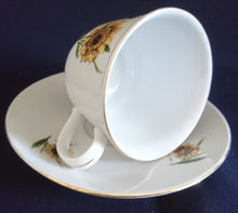 Lade das Bild in den Galerie-Viewer, 2er KAFFEEGEDECK - Porzellan, Goldrand Flora Sonnenblumen Blüten Natur Motiv Dekor