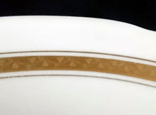 Lade das Bild in den Galerie-Viewer, TORTEN~ SERVIERPLATTE - Porzellan, Abstrakt Flora Blatt Blätter Ranken Gewölbter Rand Motiv Dekor