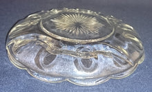 Lade das Bild in den Galerie-Viewer, DESSERTSCHALE (2 Kammer) - Hartglas, Sonnenstern Innerer Linien Relief Ovale Kreise Motiv Dekor