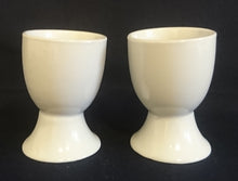 Lade das Bild in den Galerie-Viewer, 2er Set EIERBECHER - Porzellan, Gastronomisches Einfärbiges Motiv Dekor