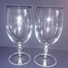 Lade das Bild in den Galerie-Viewer, 2er Set PILS BIER GETRÄNKEGLÄSER - Hartglas, Klare Tulpenblumen Form