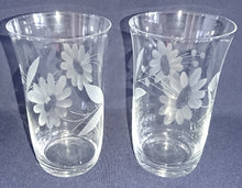 Lade das Bild in den Galerie-Viewer, GETRÄNKEGLAS - Hartglas, Geschliffen Flora Blumenblüten Blatt Blätter Pflanzen Motiv Dekor